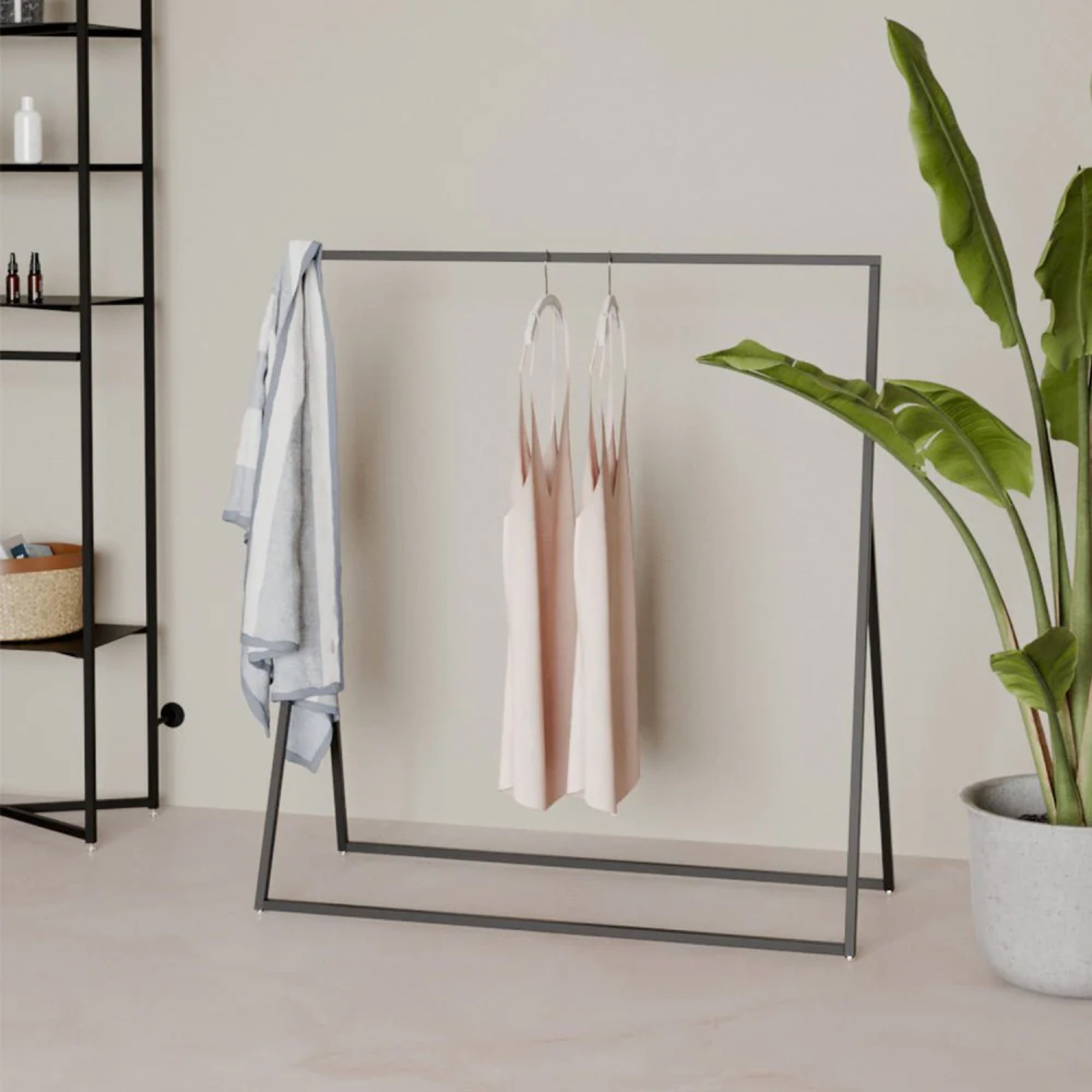 Moda Clothes Hanging Rack