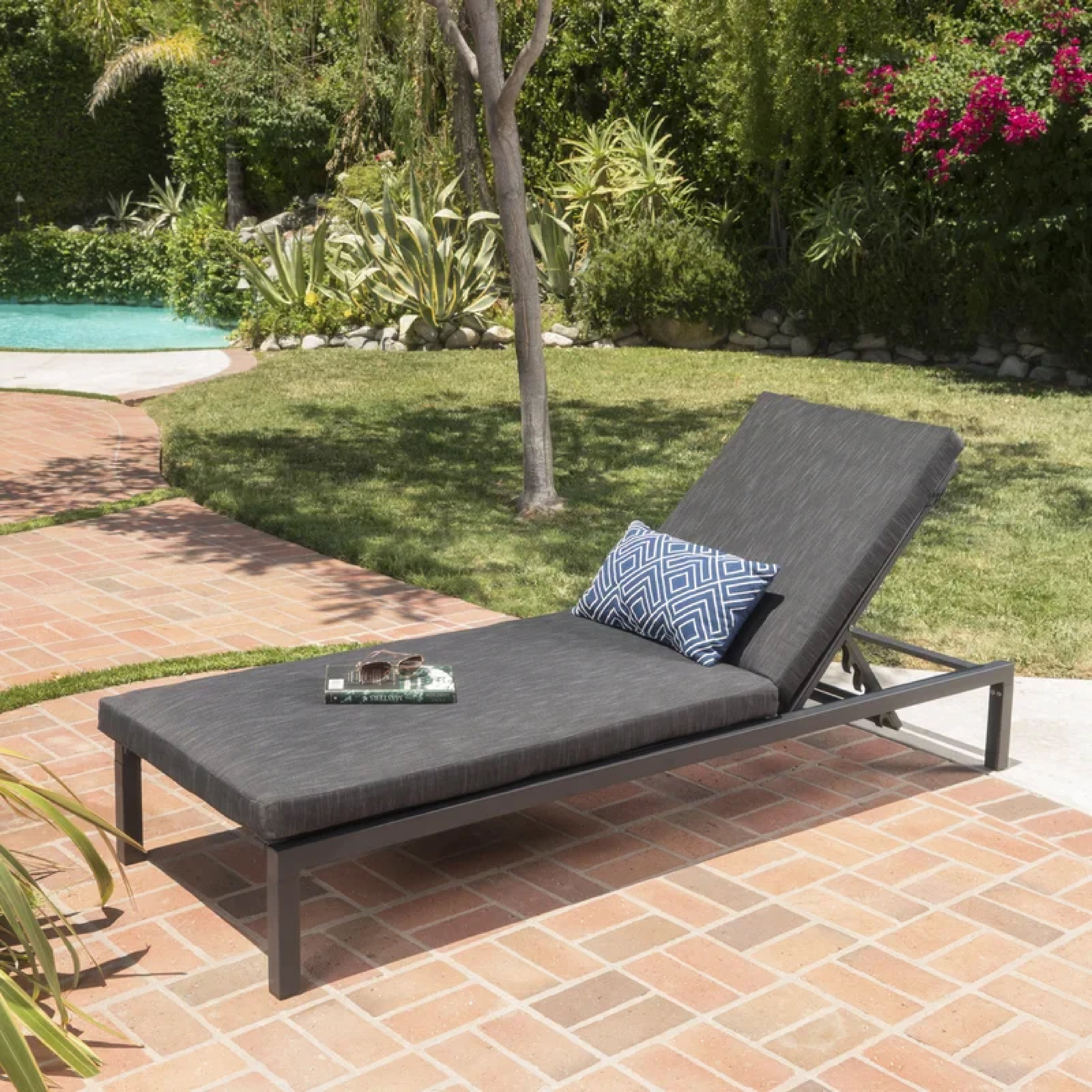 SYON OUTDOOR SWIMMING POOLSIDE LOUNGER