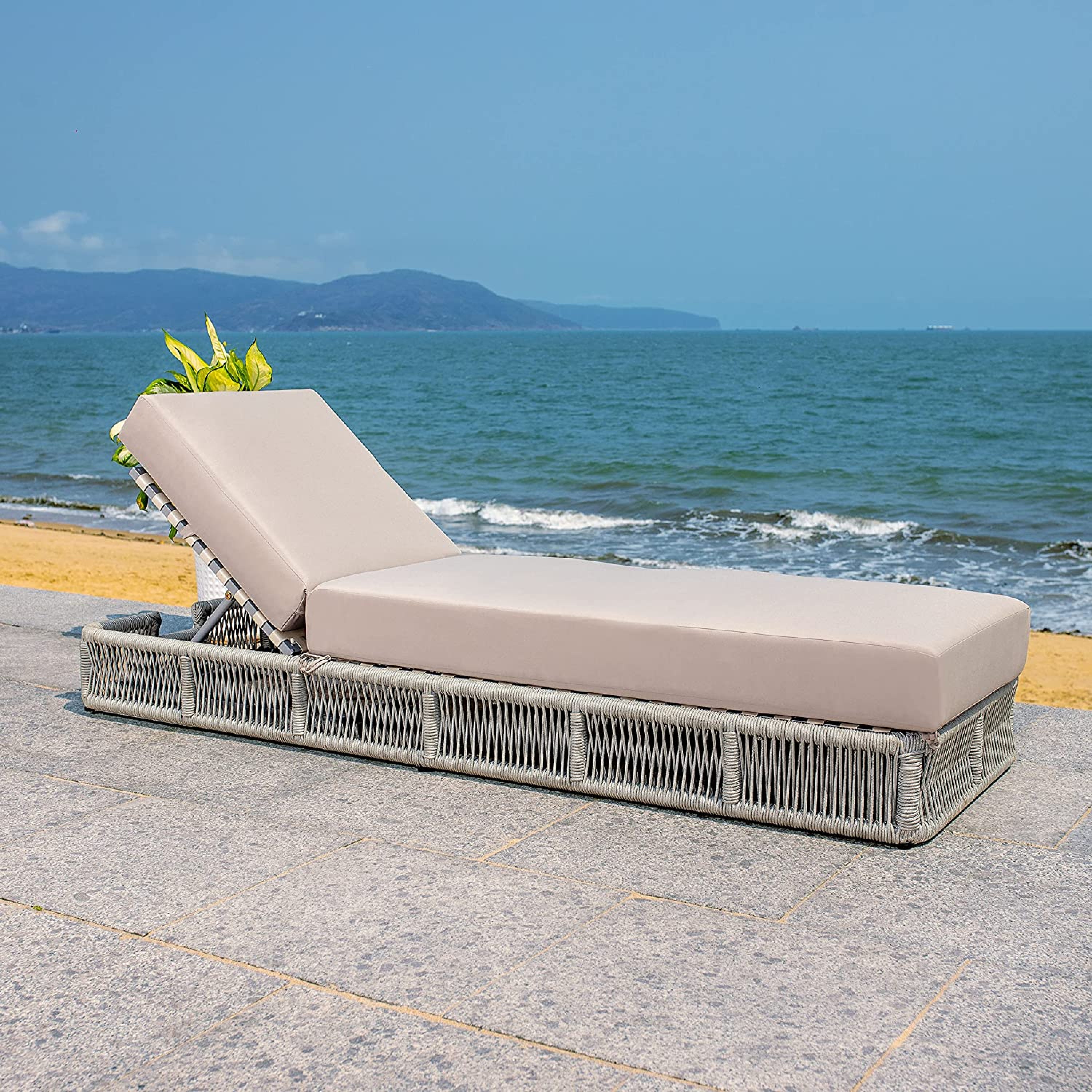 VERA OUTDOOR SWIMMING POOLSIDE LOUNGER