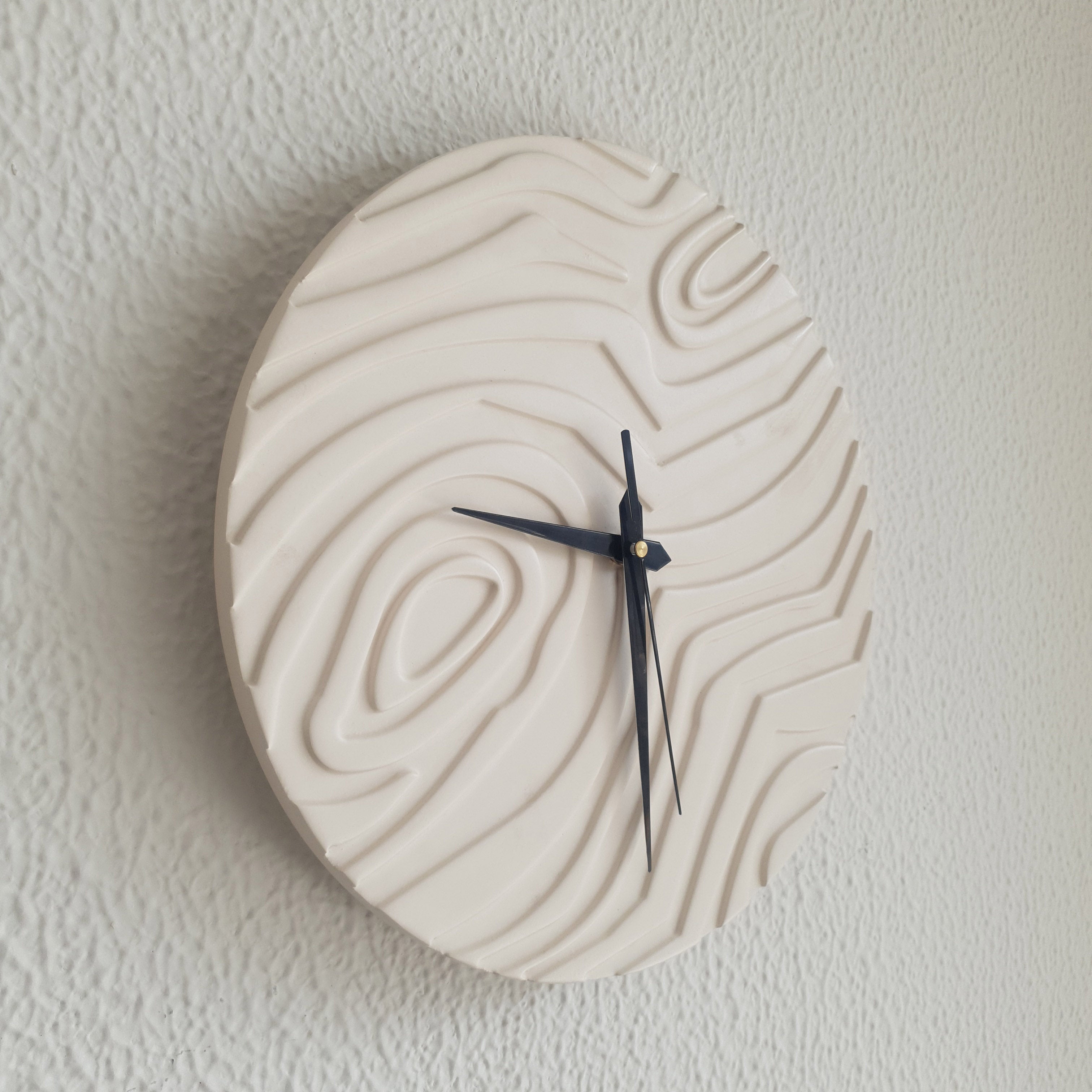 Wood Knot Clock