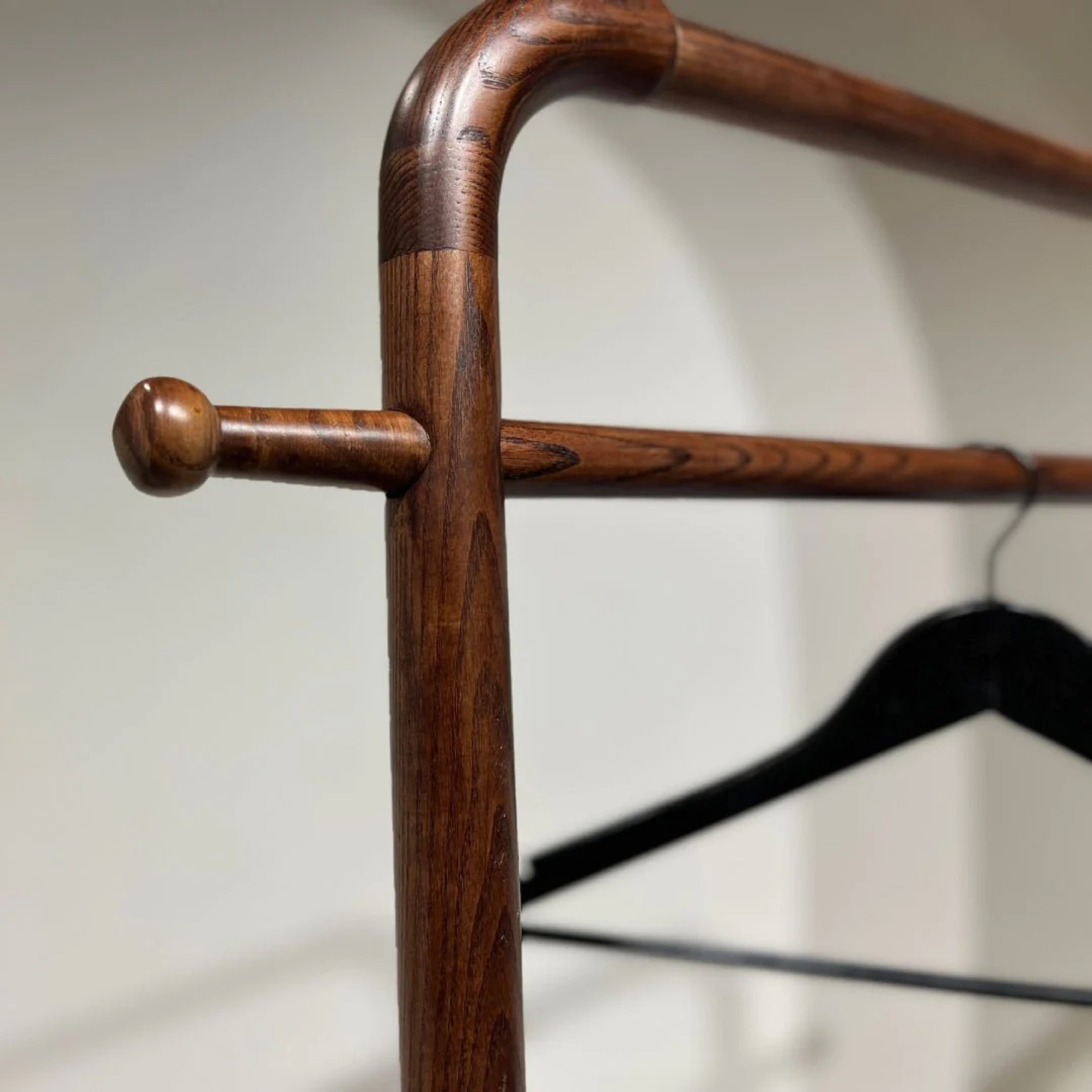 Avaara Clothes Hanging Stand